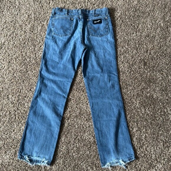 Wrangler 32 x 32 Medium Wash Straight Leg Jeans - Picture 8 of 14